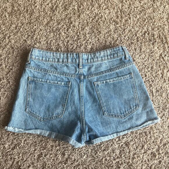 Forever 21 Light Wash Distressed Button Fly Jean Short Size 27 - Picture 2 of 6